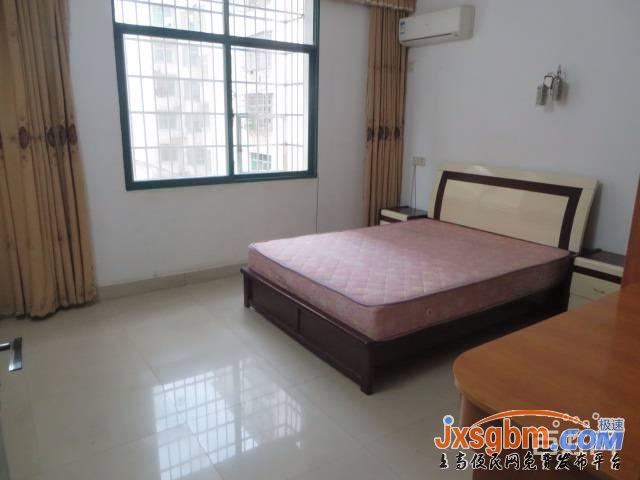 上高錦園小區3樓三房家具家電全配無暗間好停車適合拼租