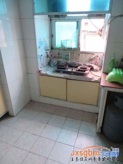 上高和平路5樓普裝三房家具家電全配好停車6千一年