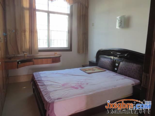 上高逸夫小學旁中裝三房除冰箱洗衣機外全配無暗間適合拼租