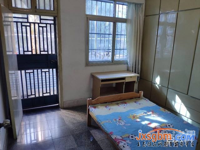 上高供電大院2樓普裝三房家私全配有地下室好停車安靜