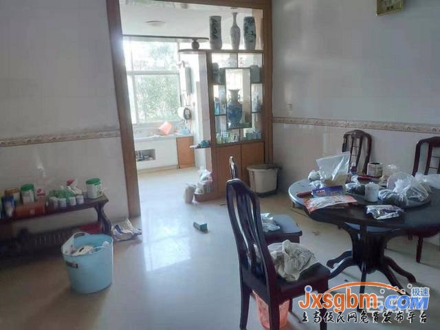 上高二中附近普裝三樓三房無暗間有證讀書近帶地下室地段好