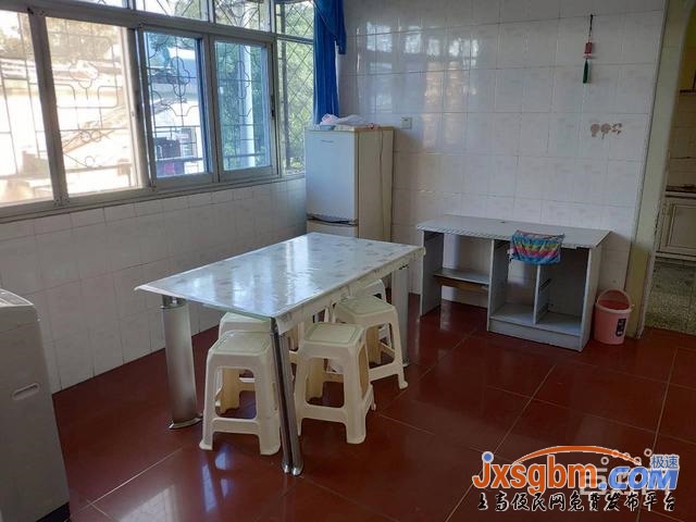 上高供電大院2樓普裝三房家私全配有地下室好停車安靜