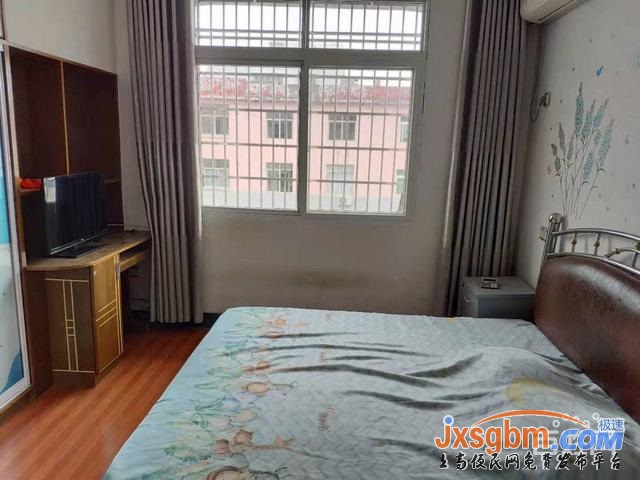 上高銀海超市旁普裝三房兩衛無證無房東地下室6平用燃氣