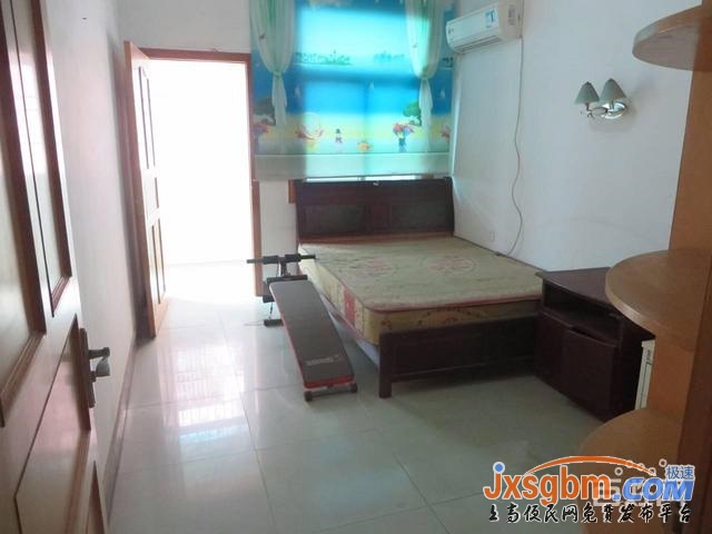 上高四中附近4樓普裝三房無暗間三證滿5年用燃氣讀書近