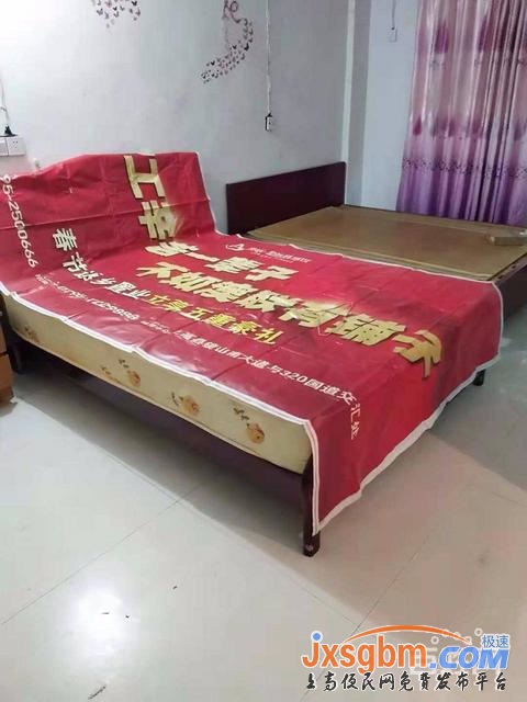 上高四中對面低層一房帶廚房有床熱水器3200元/年隨時看房