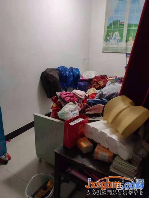 上高團結路旁普裝三房帶地下室5平三證滿2年可按揭