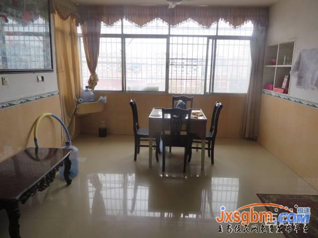 上高逸夫小學旁中裝三房除冰箱洗衣機外全配無暗間適合拼租