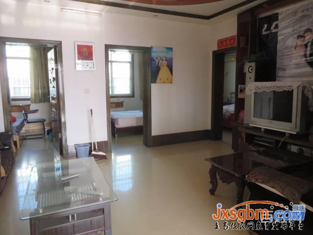 上高逸夫小學旁中裝三房除冰箱洗衣機外全配無暗間適合拼租