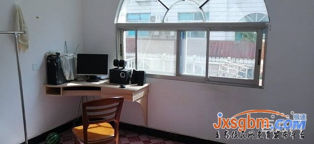 上高建設中路三樓三房家具家電全配地段好