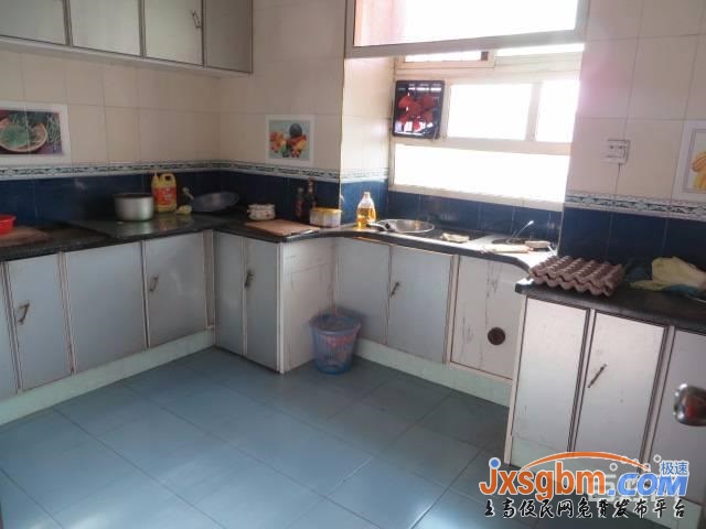 上高逸夫小學旁中裝三房除冰箱洗衣機外全配無暗間適合拼租