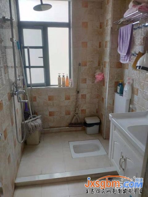 上高花園電梯四房精裝修帶家私20萬三證滿2年可按揭