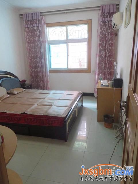 上高四中附近4樓普裝三房無暗間三證滿5年用燃氣讀書近