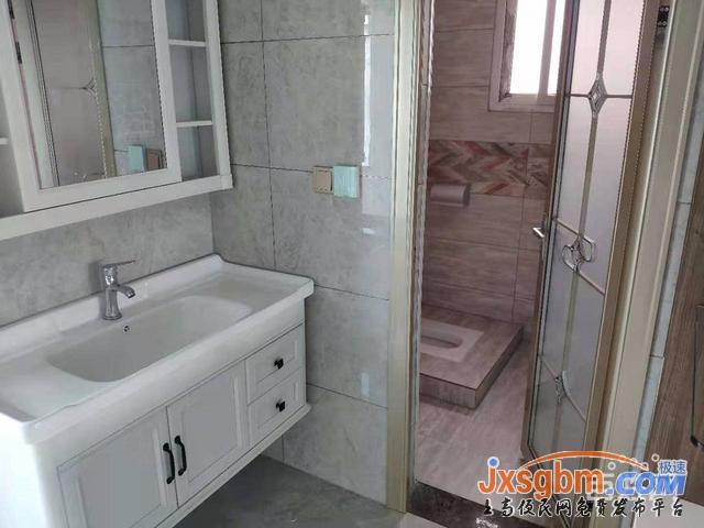 上高蘭橋路新裝修三房兩衛帶衣帽間無暗房三證地下室10平