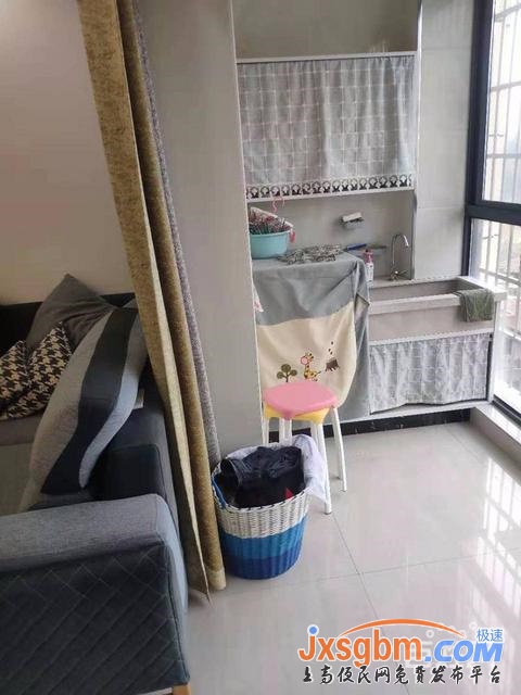 上高花園電梯四房精裝修帶家私20萬三證滿2年可按揭