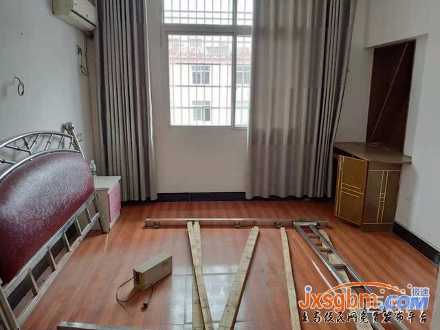 上高銀海超市旁普裝三房兩衛無證無房東地下室6平用燃氣