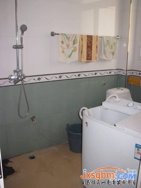 上高錦園小區3樓三房家具家電全配無暗間好停車適合拼租