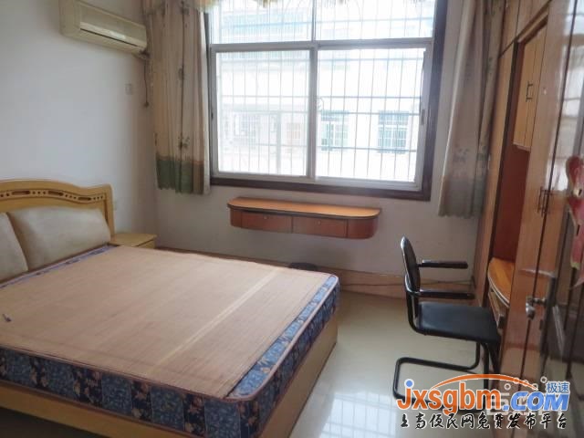 上高逸夫小學旁中裝三房除冰箱洗衣機外全配無暗間適合拼租